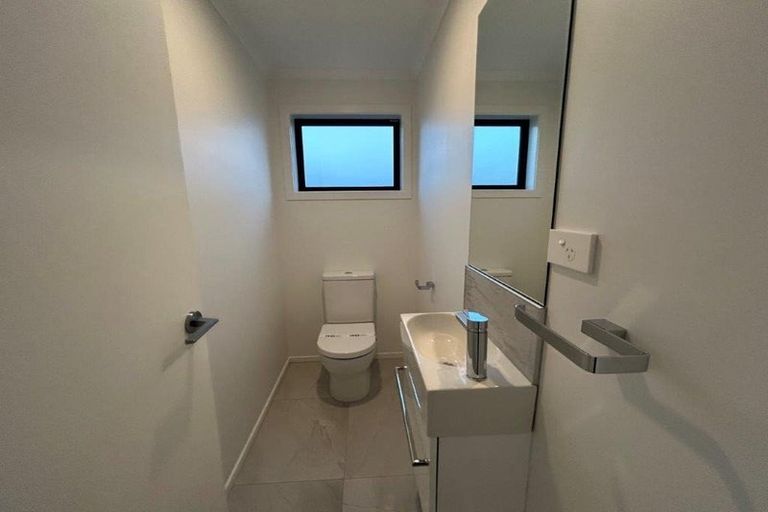 Photo of property in 24 Atutahi Lane, Papamoa, 3118