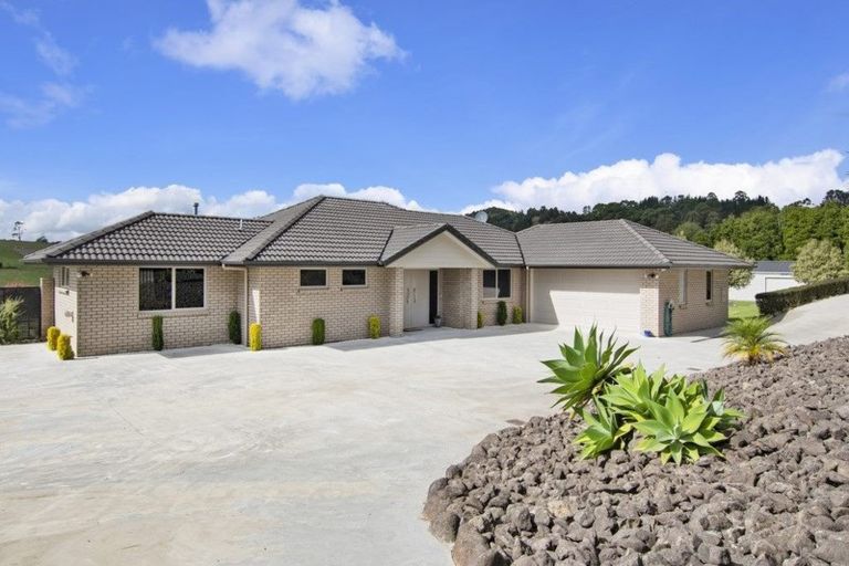 Photo of property in 165 Gray Road, Te Kamo, Kamo, 0185