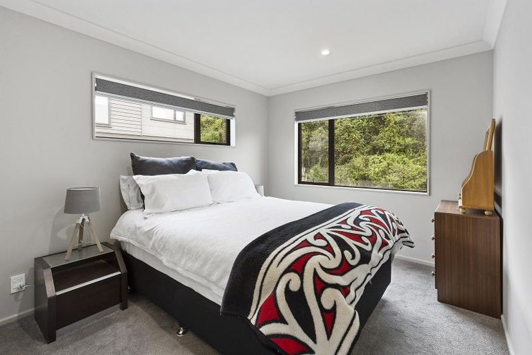 Photo of property in 19 Brindle Way, Newlands, Wellington, 6037