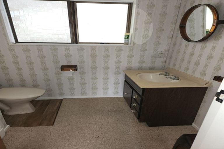 Photo of property in 29a Rewarewa Crescent, Waikanae, 5036