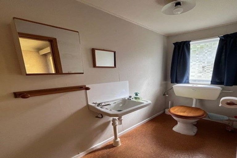 Photo of property in 14 Haast Close, Kelson, Lower Hutt, 5010