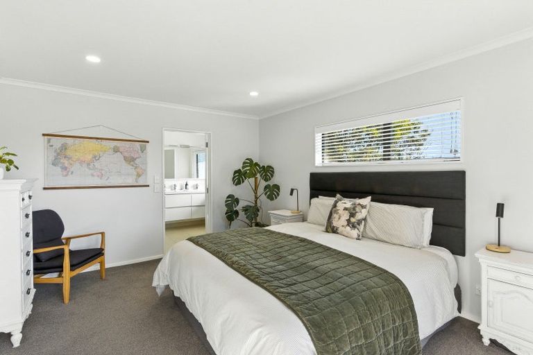 Photo of property in 10 Cottonwood Close, Paraparaumu Beach, Paraparaumu, 5032