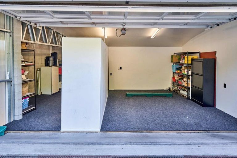 Photo of property in 64a Orangi Kaupapa Road, Northland, Wellington, 6012