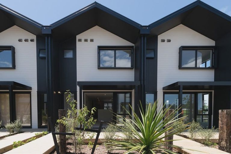 Photo of property in 2b Nerita Place, Long Bay, Auckland, 0630