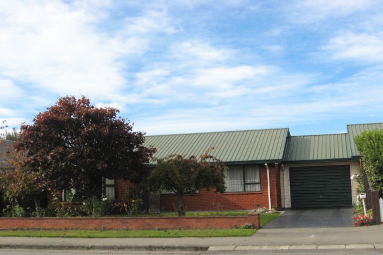 Photo of property in 138 Racecourse Road, Sockburn, Christchurch, 8042