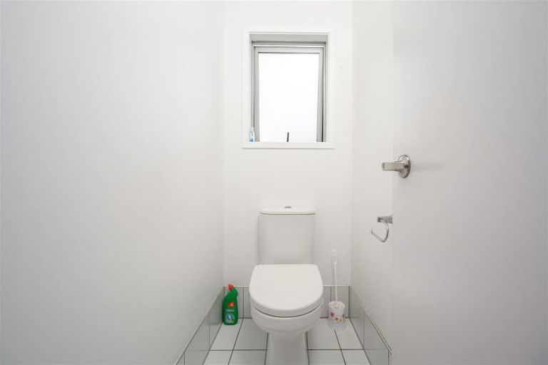 Photo of property in 1/37 Woodlands Crescent, Browns Bay, Auckland, 0630