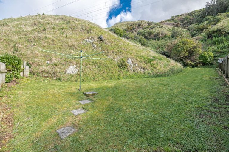 Photo of property in 52 Erlestoke Crescent, Churton Park, Wellington, 6037
