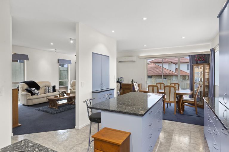 Photo of property in 8a Daytona Road, Henderson, Auckland, 0610