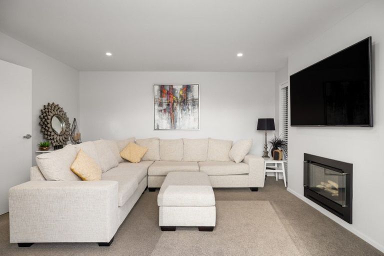 Photo of property in 49ra Oceana Drive, Welcome Bay, Tauranga, 3175