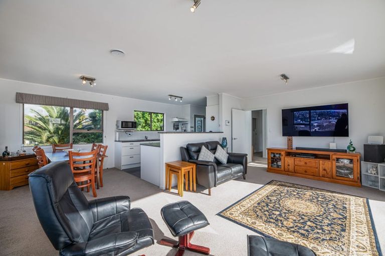 Photo of property in 9 Dundas Place, Henderson, Auckland, 0612