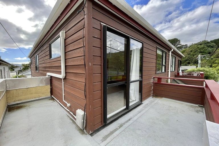 Photo of property in 2u1 Lavaud Street, Berhampore, Wellington, 6023
