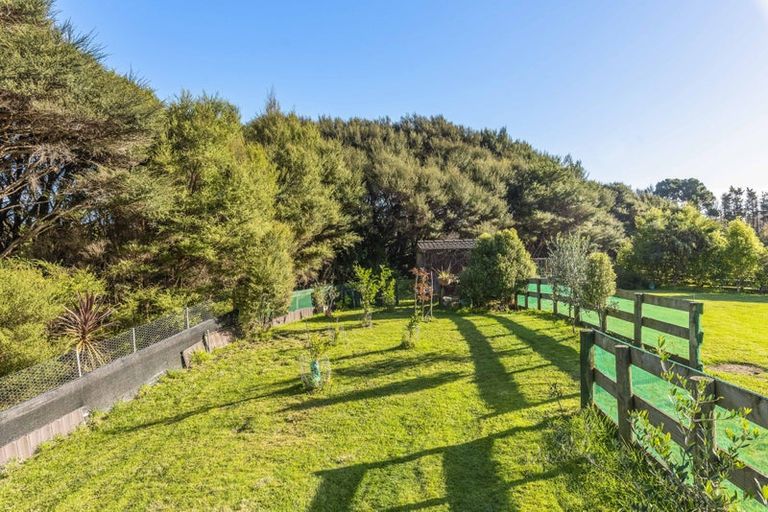 Photo of property in 8 Jacks Bush Road, Waikanae, 5391