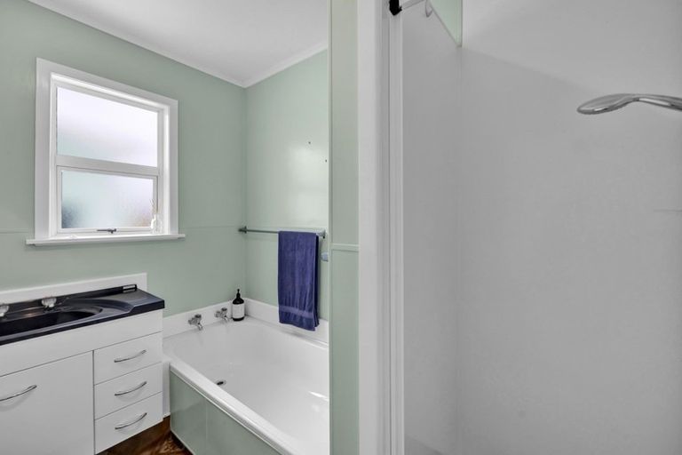 Photo of property in 44 Celia Street, Stratford, 4332