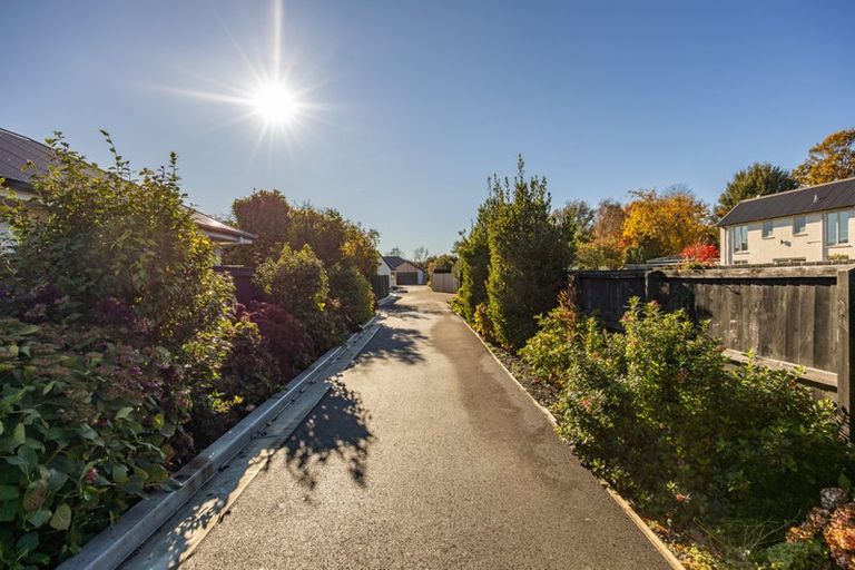 Photo of property in 102 Wairakei Road, Bryndwr, Christchurch, 8052