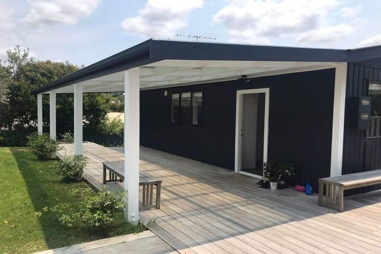 Photo of property in 5 Holiday Road, Stanmore Bay, Whangaparaoa, 0932