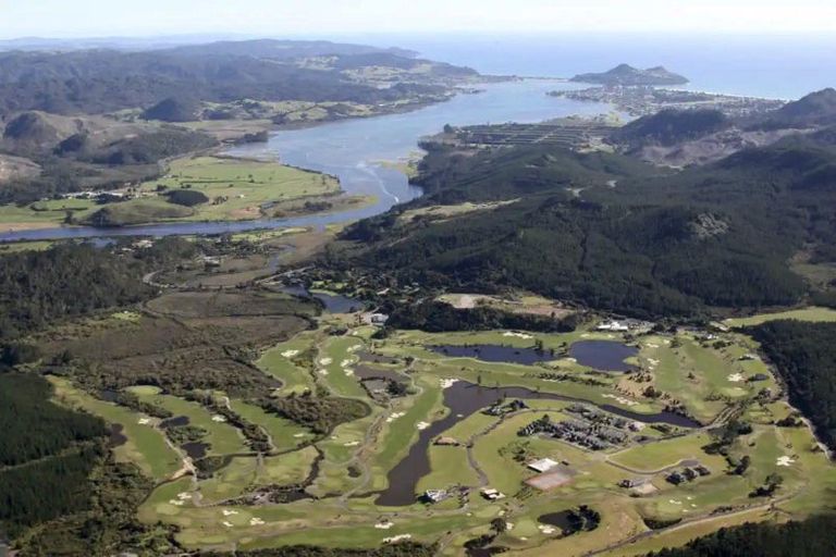 Photo of property in 64 Pinehurst Drive, Pauanui, Hikuai, 3579