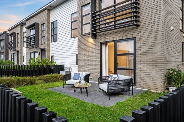 Photo of property in 16 Rangihina Road, Hobsonville, Auckland, 0616