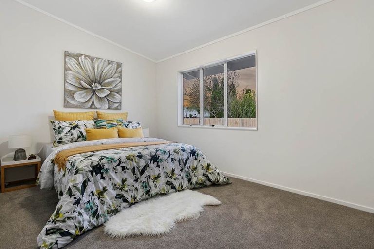 Photo of property in 25 Pukeroa Place, Papakura, 2110