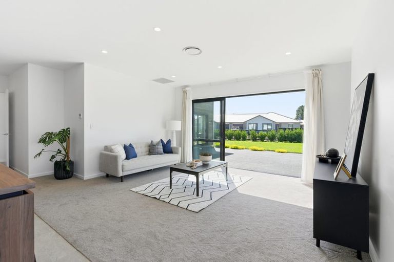 Photo of property in 15 Frank Ernest Crescent, Prebbleton, 7604