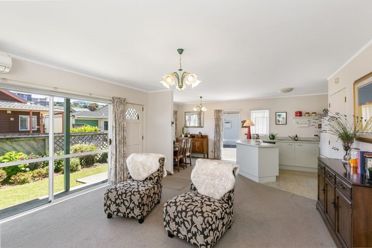 Photo of property in 30 Macalister Place, Miramar, Wellington, 6022