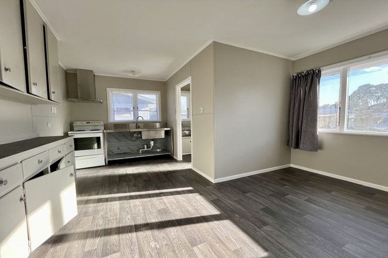 Photo of property in 130 Robertson Road, Mangere East, Auckland, 2024