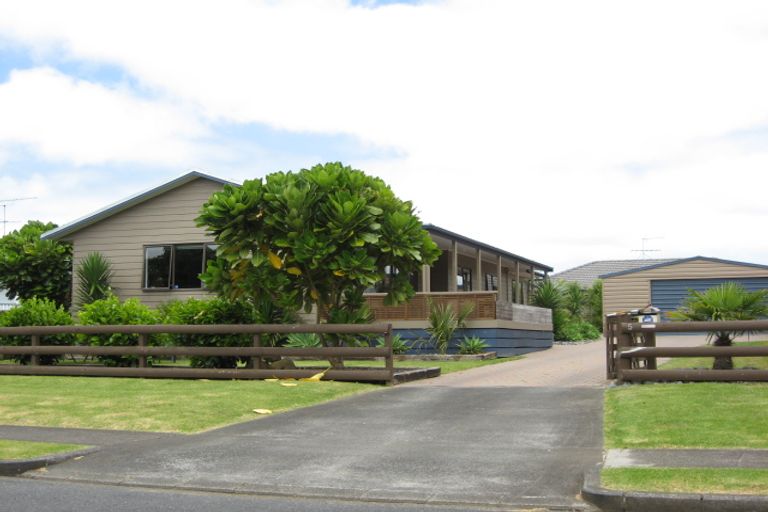 Photo of property in 5 Puriri Road, Pukekohe, 2120