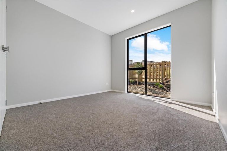 Photo of property in 36 Whakairo Crescent, Gulf Harbour, Whangaparaoa, 0930