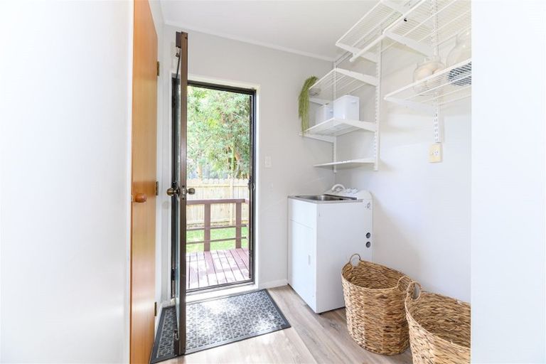 Photo of property in 2/18 Gloria Avenue, Te Atatu Peninsula, Auckland, 0610