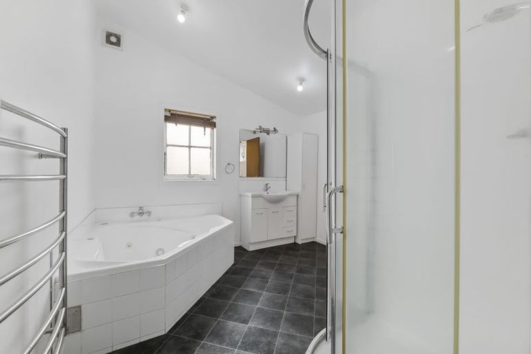 Photo of property in 278 South Road, Hawera, 4610