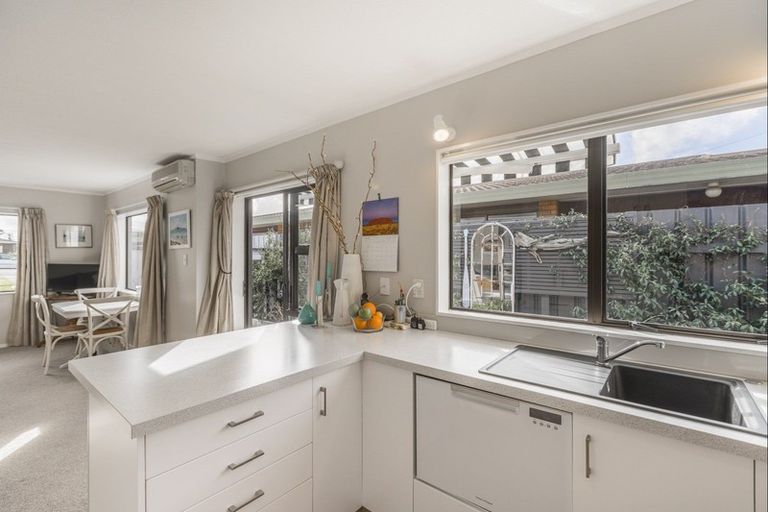 Photo of property in 57b Seaview Road, Paraparaumu Beach, Paraparaumu, 5032