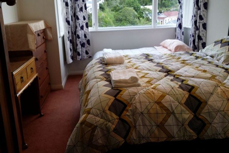 Photo of property in 75 Todman Street, Brooklyn, Wellington, 6021