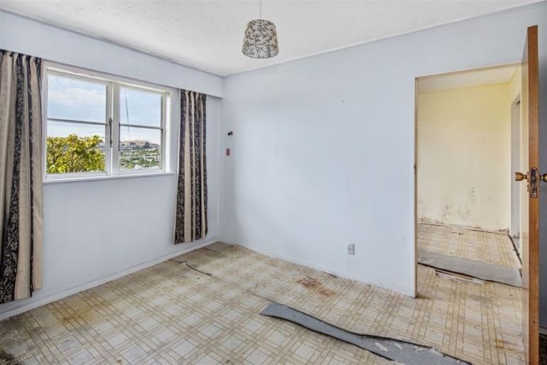 Photo of property in 31 Clifford Road, Johnsonville, Wellington, 6037