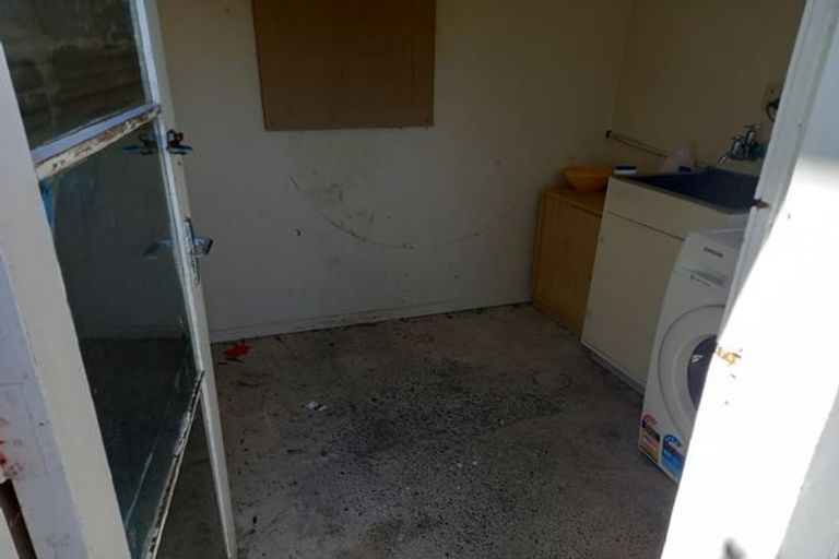 Photo of property in 54d Hungerford Road, Houghton Bay, Wellington, 6023