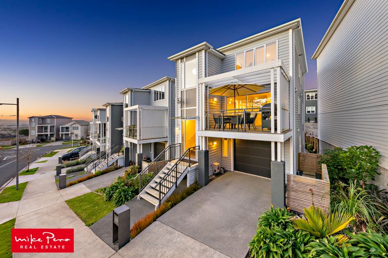 Photo of property in 10 Fernly Rise, Flat Bush, Auckland, 2019