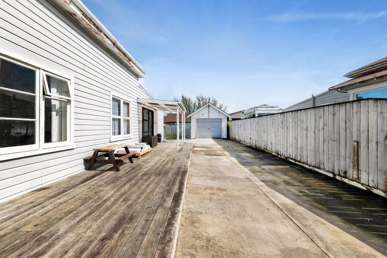 Photo of property in 15 York Street, Eltham, 4322