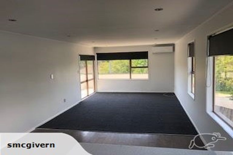 Photo of property in 32 Pisces Road, Glen Eden, Auckland, 0602