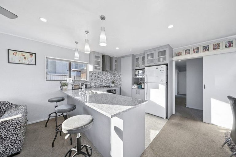 Photo of property in 2/86 Alfriston Road, Manurewa East, Auckland, 2102