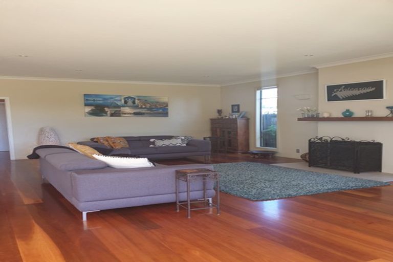 Photo of property in 10 Rays Way, Tuakau, 2121