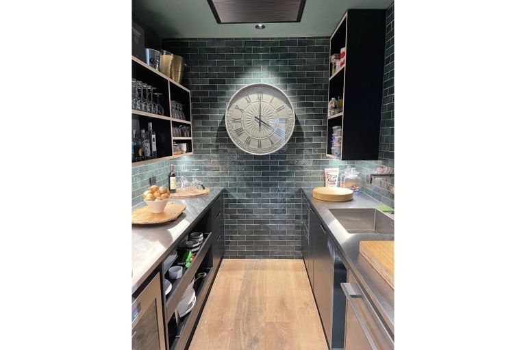 Photo of property in 12 Minaret Ridge, Wanaka, 9305