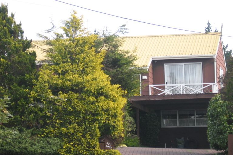 Photo of property in 300 Don Buck Road, Massey, Auckland, 0614