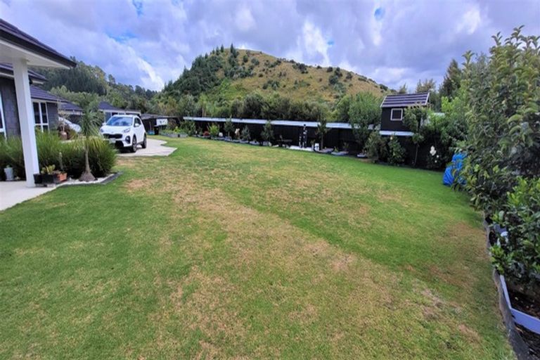 Photo of property in 266 Lakes Boulevard, Pyes Pa, Tauranga, 3112