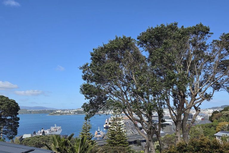 Photo of property in 102 Barnard Street, Wadestown, Wellington, 6012