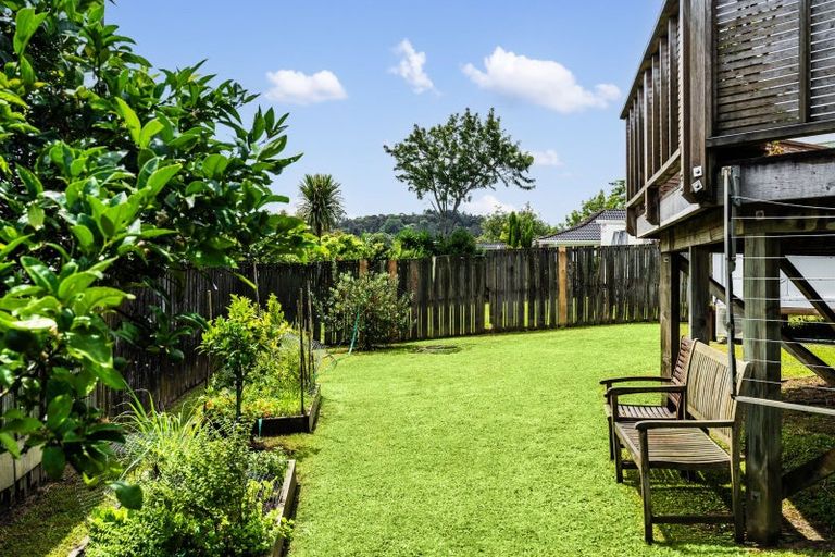 Photo of property in 62 Lynn Road, Bayview, Auckland, 0629