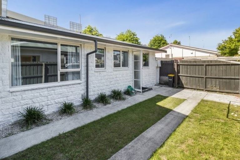 Photo of property in 2/14 Rotherham Street, Riccarton, Christchurch, 8041
