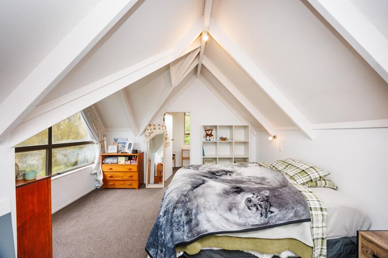 Photo of property in 570 Featherston Street, Roslyn, Palmerston North, 4414