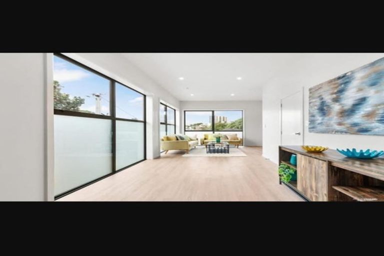 Photo of property in 3/1 Kaponga Crescent, New Lynn, Auckland, 0600