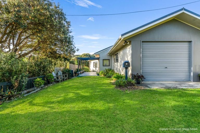 Photo of property in 5 Ocean View Terrace, Baylys Beach, Dargaville, 0377
