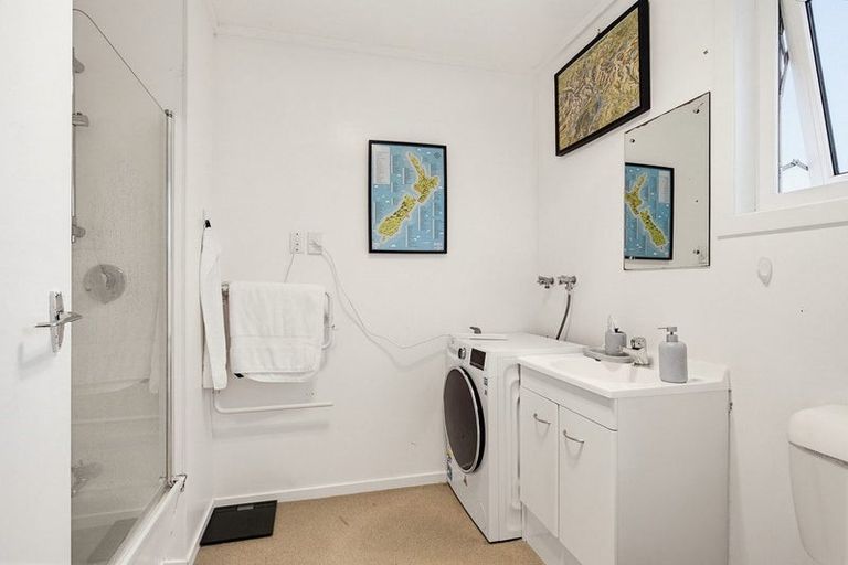 Photo of property in 5b Oldham Way, Crofton Downs, Wellington, 6035