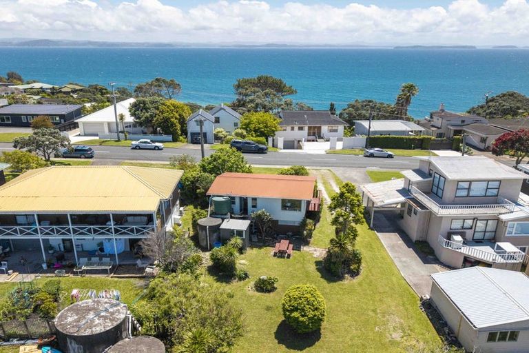 Photo of property in 1437 Whangaparaoa Road, Army Bay, Whangaparaoa, 0930