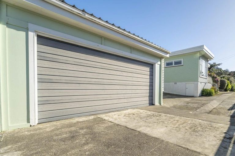 Photo of property in 159 Broderick Road, Johnsonville, Wellington, 6037